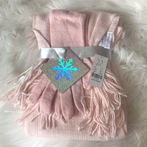 New York and Company Glove and Scarf Set